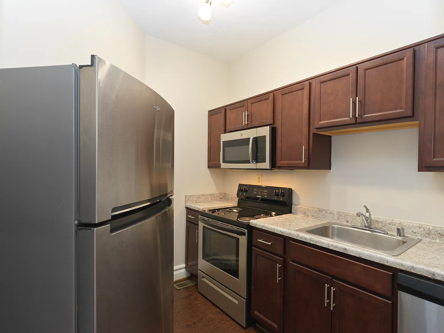 1 bed, $849 — Photo 4