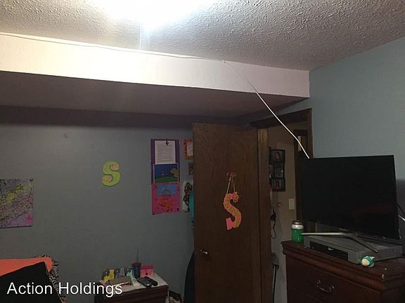 3rd image of 716 S Cherry St