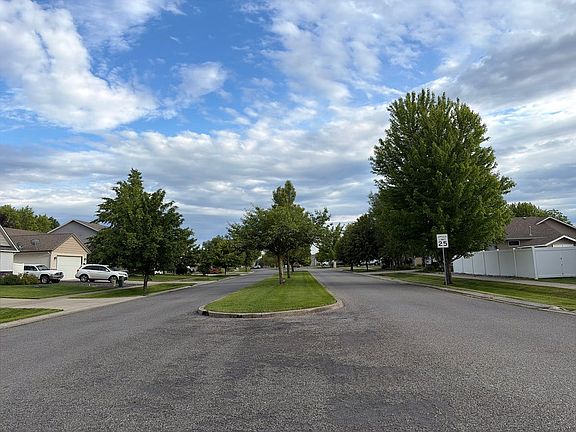 4th image of 7924 N Carrington Ln