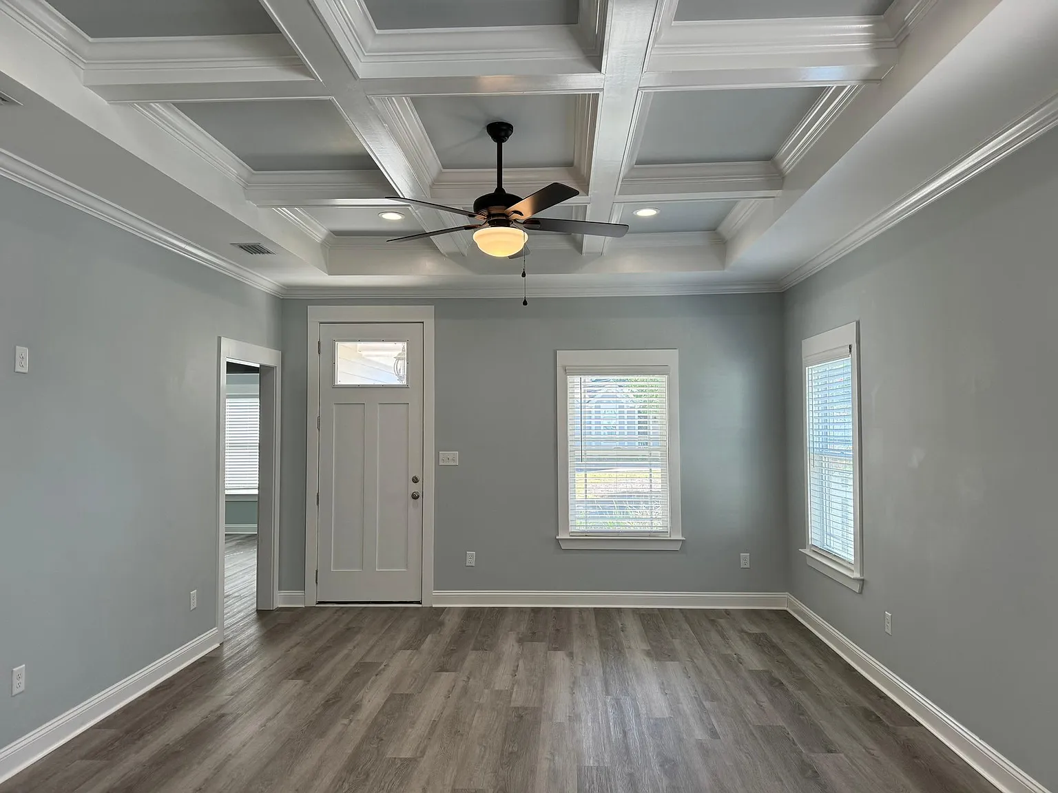3 bed, 1233 sqft, $1,950 — Photo 2
