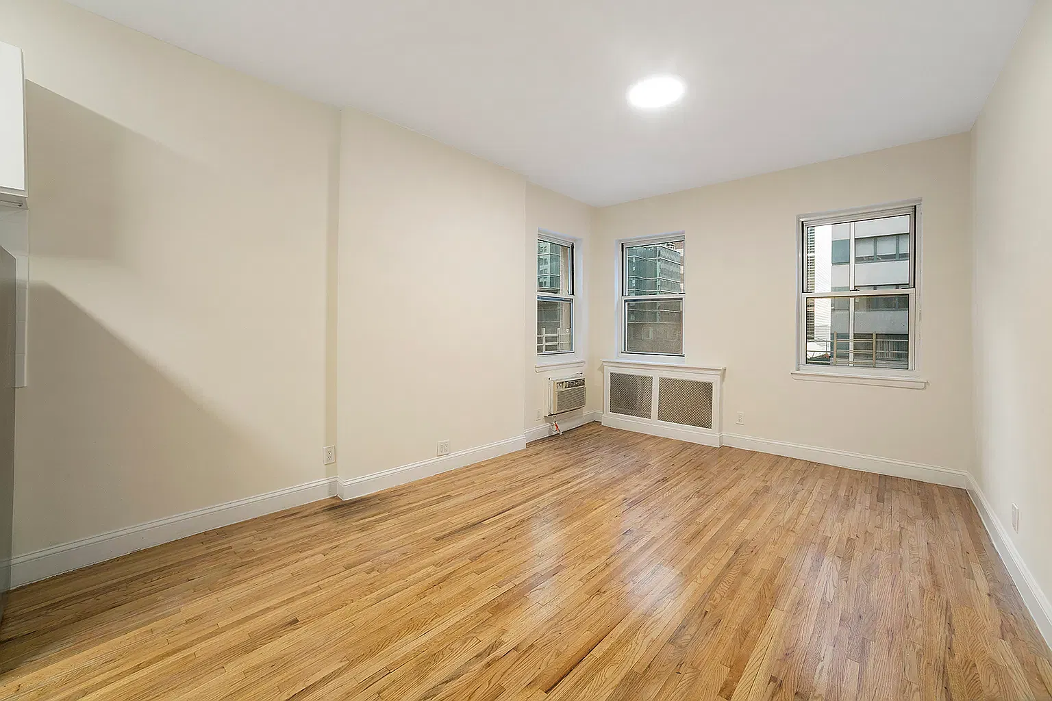 823 2nd Avenue — Photo 3