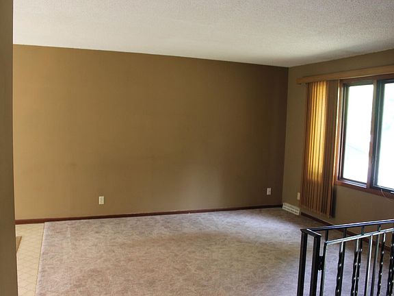 2nd image of 420 Adams Dr W