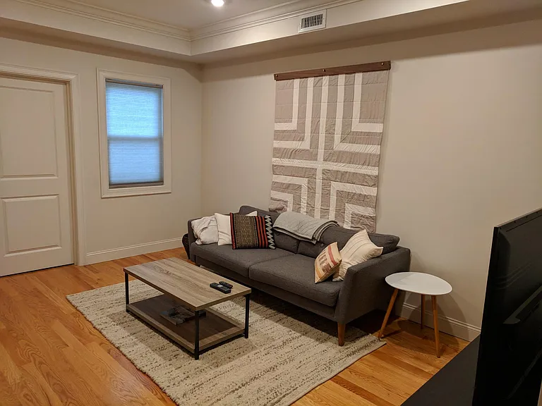 225 Saratoga St #2 — Photo 2