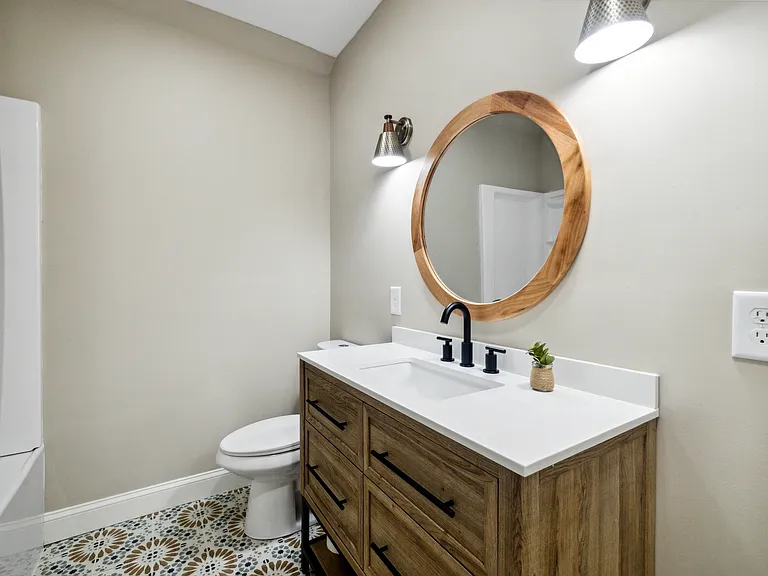 104 Overbrook Dr — Photo 2