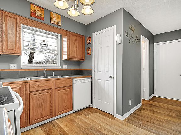 3rd image of 3942 Wintercress Ct