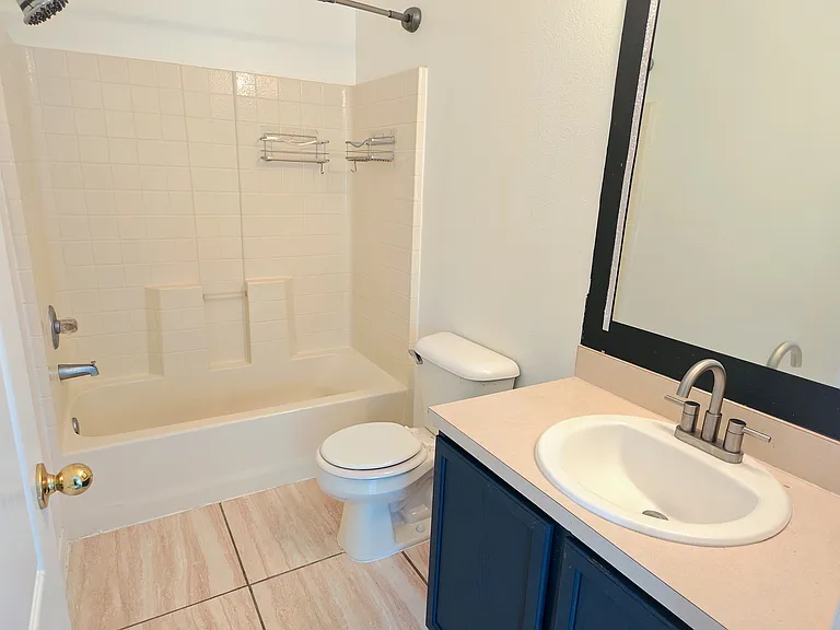 15737 Fishhawk Falls Dr — Photo 9