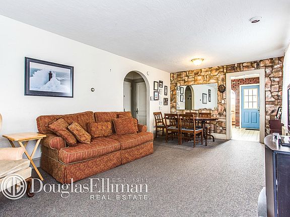 5th image of 7 Davenport Pl