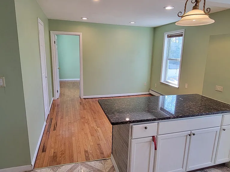 227 Main St — Photo 9