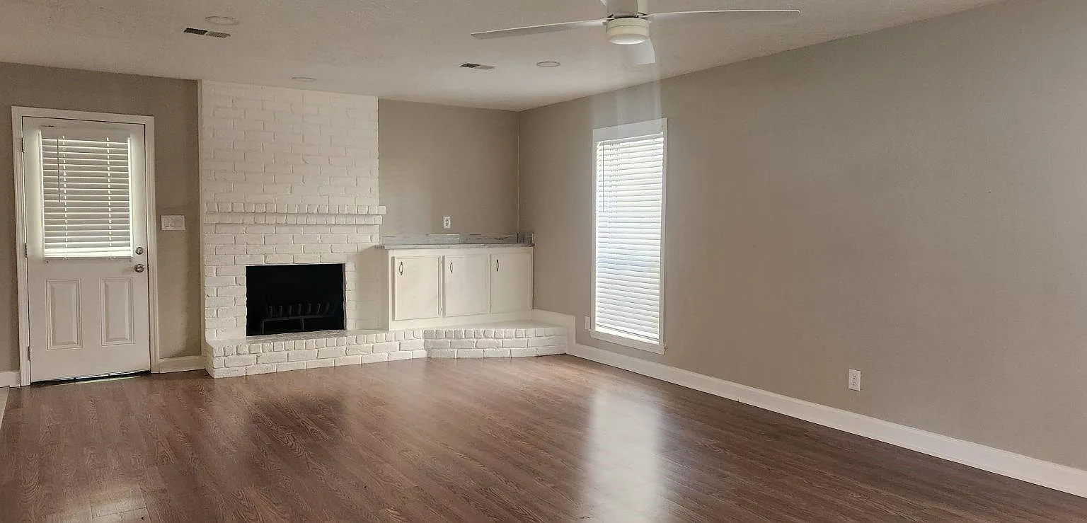 4 bed, 3.5 bath, 2856 sqft, $2,600 — Photo 4
