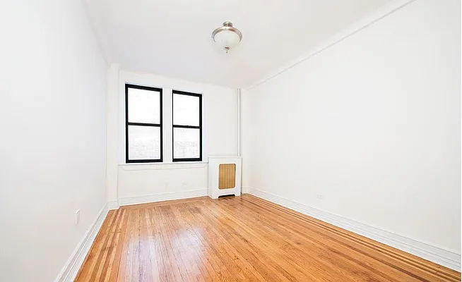 Rented by Bond New York | media 33