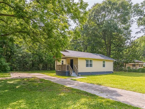 525 Baker Cir NW, Atlanta, GA 30318