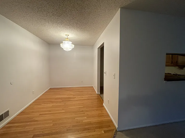 1138 Sycamore Ln — Photo 8