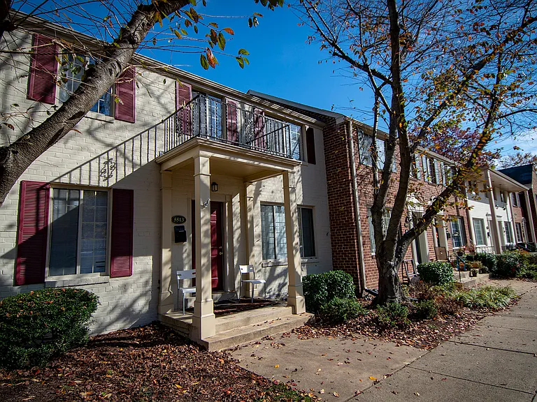 Brookville Townhomes Exterior 16