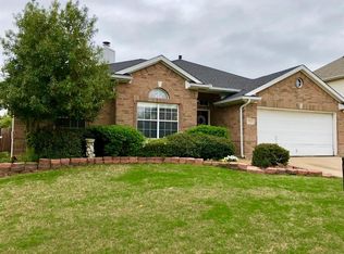 1712 Falcon Dr, Corinth, TX 76210