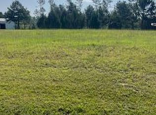 23 Lakepointe Dr, Chipley, FL 32428