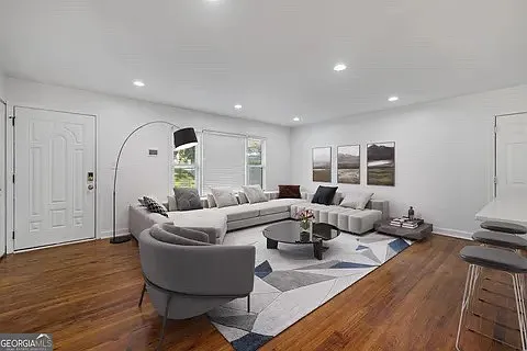 859 Kings Grant Dr NW — Photo 1