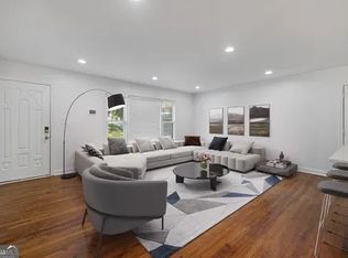 859 Kings Grant Dr NW, Atlanta, GA 30318