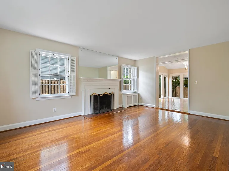 5122 Fairglen Ln — Photo 4