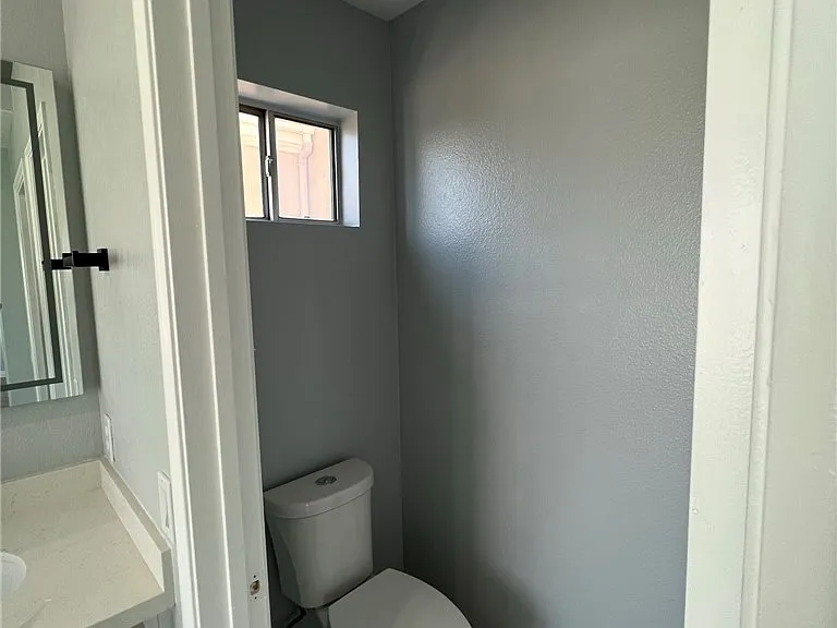 543 S Eveningsong Ln — Photo 16
