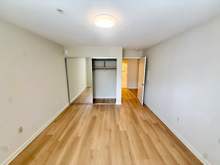 405 12th Ave #201 — Photo 22