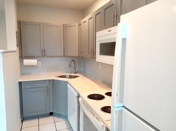 1105 NE 17th Ave #3, Fort Lauderdale, FL 33304