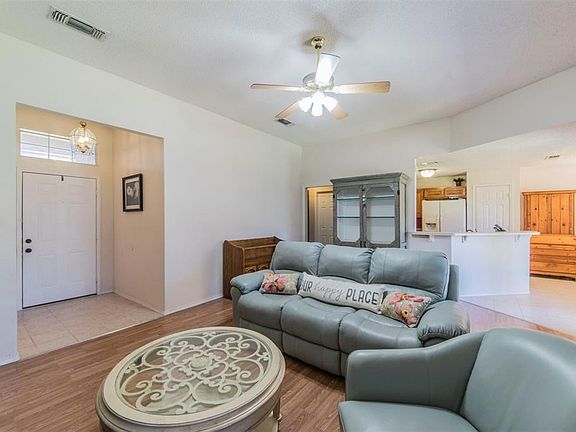 5th image of 532 Bluebonnet Ct