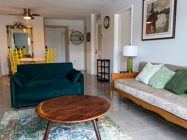 1418 Collins Ave #403 — Photo 7