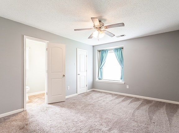 4th image of 450 E Brick Dr