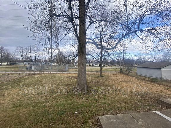5th image of 1915 Curtis Ct