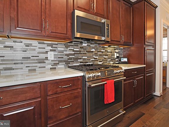 4th image of 13740 Endeavour Dr APT 503