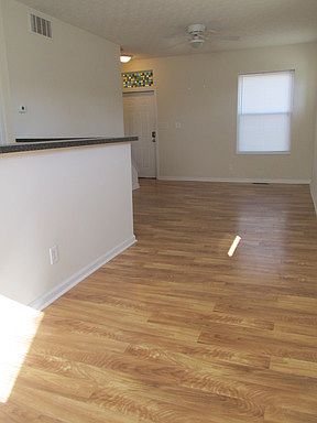 4th image of 411-415 Chittenden Ave #411
