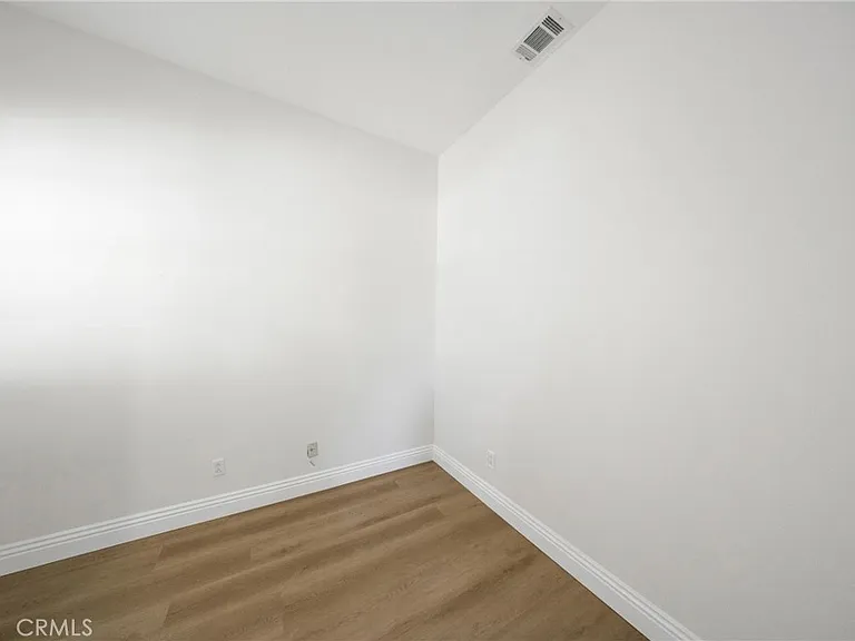 2 Gardengate Ln — Photo 8