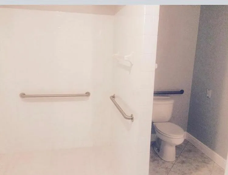 1722 Roosevelt Ave — Photo 16
