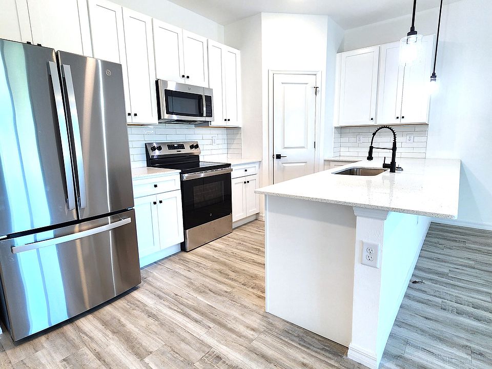 1st image of 312 Harry Ave S #312