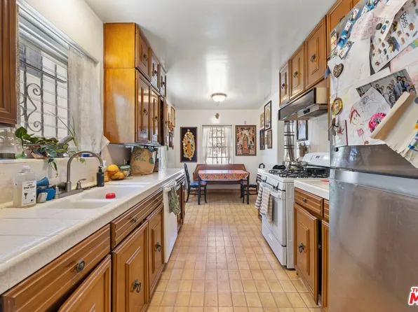 1556 S Genesee Ave, Los Angeles, CA 90019