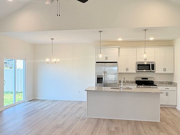4th image of 758 Shelldrake Ln