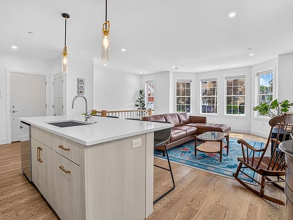 4th image of 808 Morton St #1