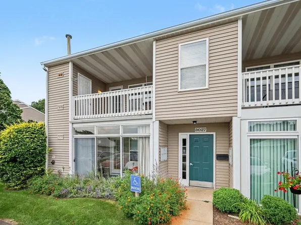 3027 Poplar Creek Dr SE Unit 301, Kentwood, MI 49512