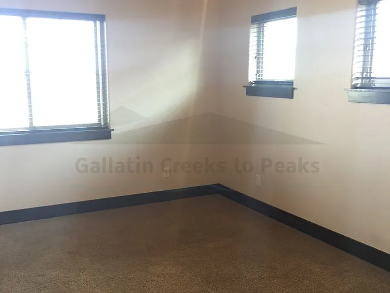 410 Henderson St — Photo 14