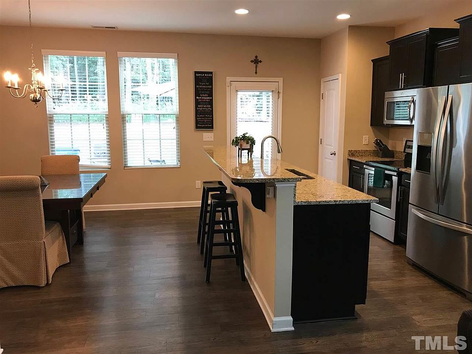 1st image of 1014 Grand Ridge Dr