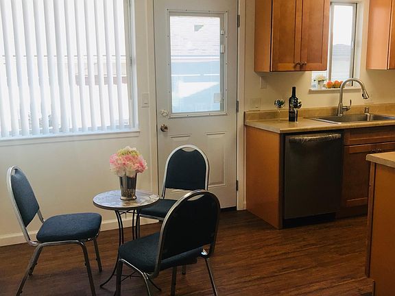 5th image of 3289 Alma St