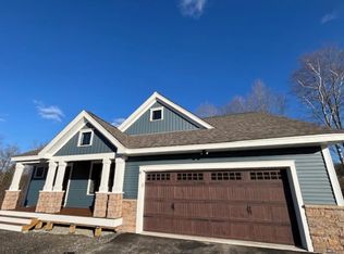 9 Edgewater Dr UNIT 17, Brentwood, NH 03833