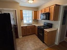 1519 Azalea Ter