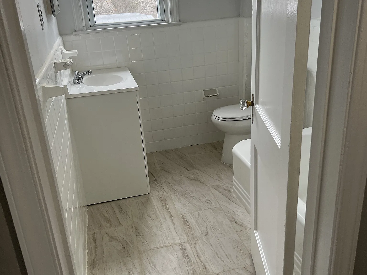4 bed, 2000 sqft, $4,600 — Photo 2