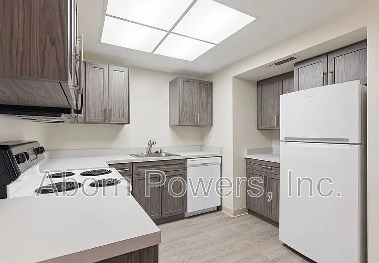 2529 Greenwood Ln #6 — Photo 10