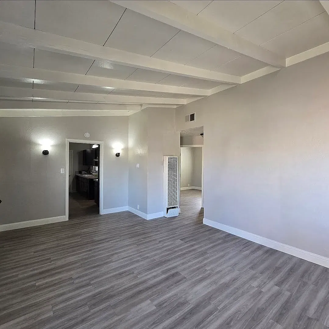 3 bed, 1081 sqft, $2,295 — Photo 2
