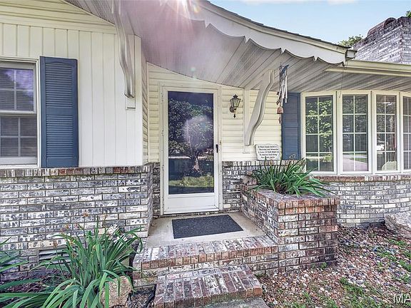 2nd image of 22818 Pioneer Dr