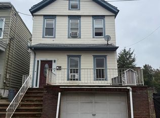 35 W 11th St, Bayonne, NJ 07002