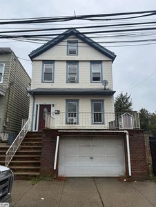 35 W 11th St, Bayonne, NJ, 07002