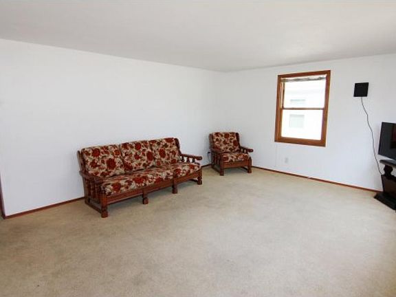 4th image of 1115 Marshall Ave
